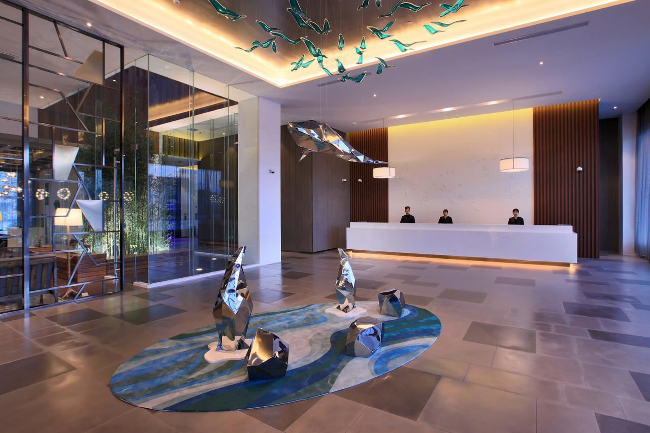 Hotel Orange Crystal *