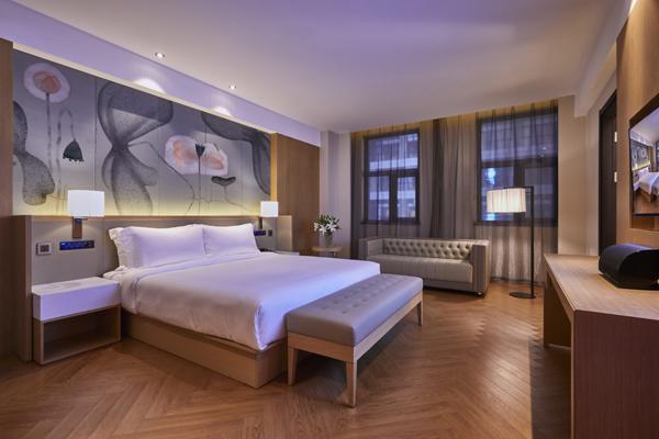 Hotel Orange Crystal *