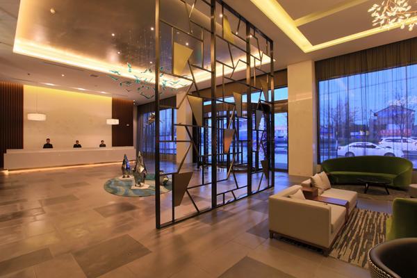 Hotel Orange Crystal *