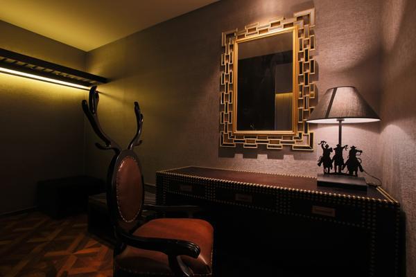 Hotel Orange Crystal *
