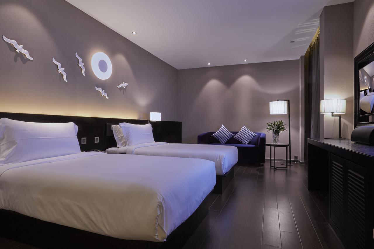 Hotel Orange Crystal *