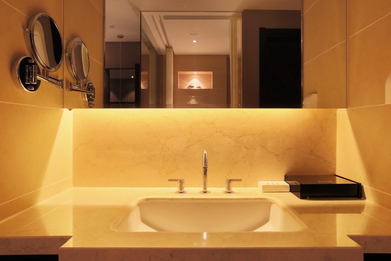 Hotel Orange Crystal *